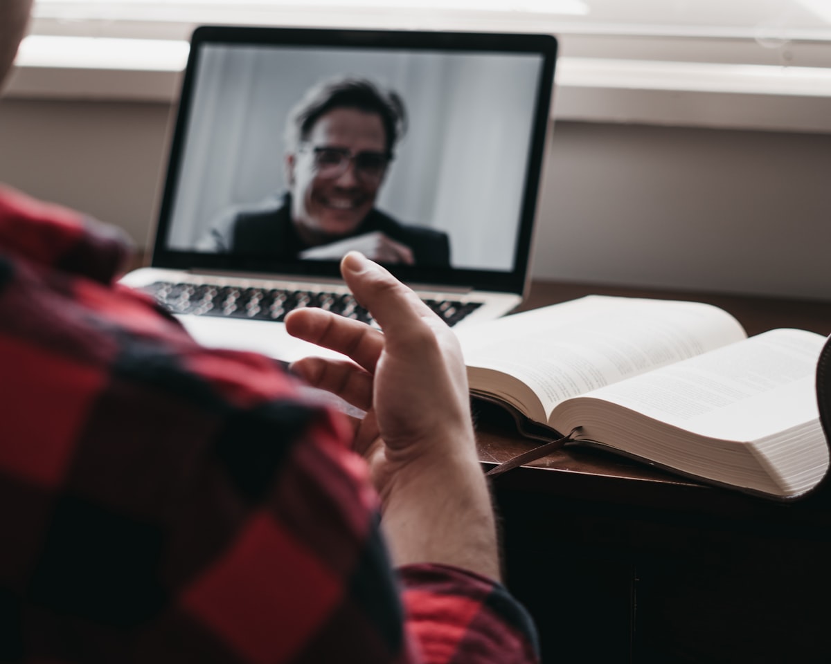 Online-Kurs am Laptop